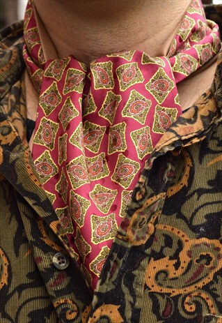 VINTAGE CRAVAT