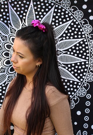 PINK METALLIC SCRUNCHIE