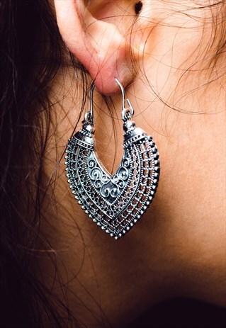 QUEEN OF HEARTS EARRINGS