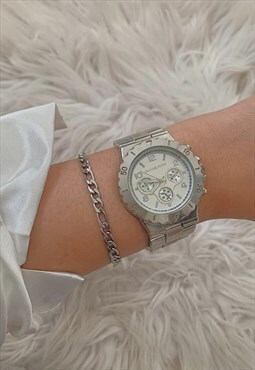 LUDWIG. Silver Figaro Dainty Chain Bracelet