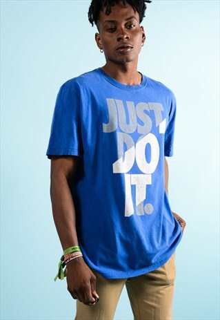 VINTAGE NIKE T-SHIRT