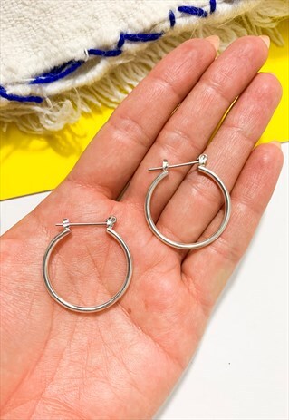 1990'S SMALL SILVER HOOP EARRINGS