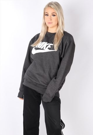 oversized nike sportshirt