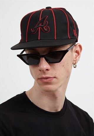 VINTAGE BLACK RED NEW ERA FITTED FLAT BRIM BASEBALL FULL CAP