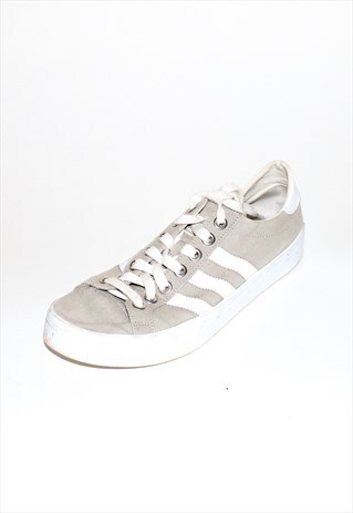VINTAGE 00S CANVAS SNEAKERS IN GREY