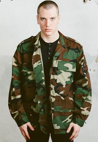 VINTAGE 90S CAMOUFLAGE JACKET