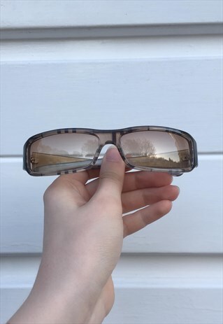 WOMENS BURBERRY SUNGLASSES AND CASE NOVA CHECK GLASSES