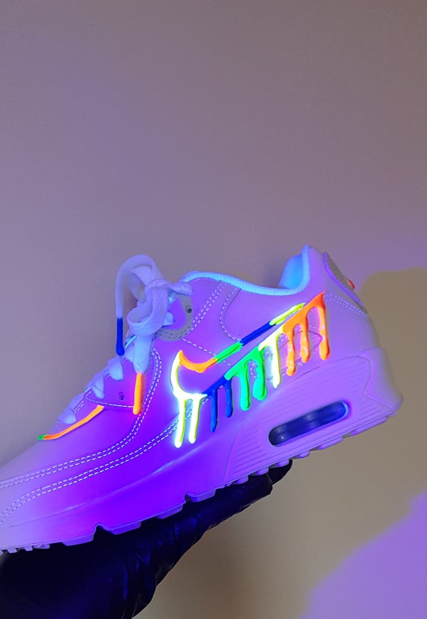 Nike air max 90 glow sales in the dark