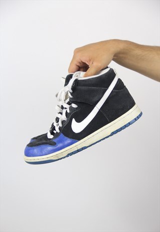 VINTAGE NIKE HIGH-TOP TRAINERS