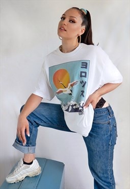 Yolotus Japanese Stork Sunrise Graphic T-Shirt in White