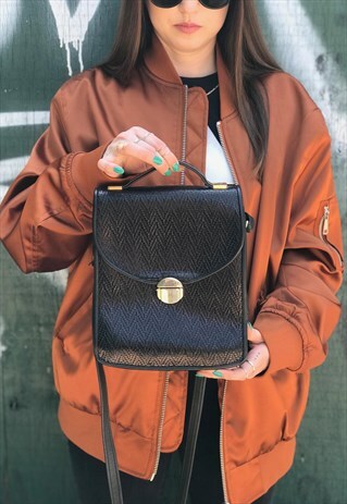 VINTAGE BLACK WOVEN TEXTURE FLAP CROSSBODY BAG