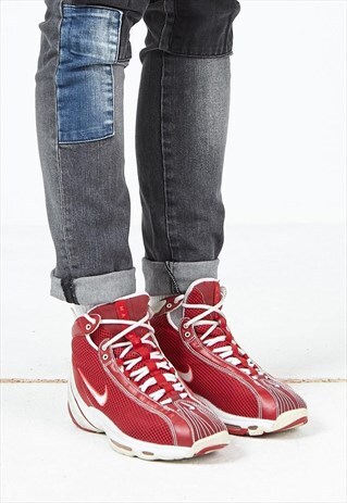 VINTAGE RED NIKE CLASSIC TRAINERS