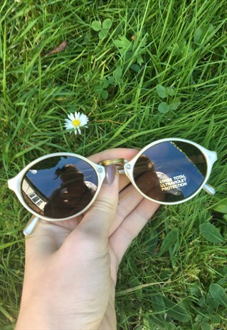 WOMENS FESTIVAL VINTAGE STYLE WHITE CREAM OVAL SUNGLASSES
