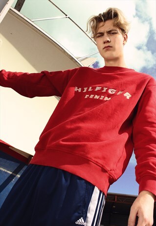VINTAGE TOMMY HILFIGER RED SWEATSHIRT