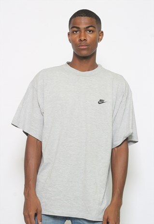 VINTAGE NIKE T-SHIRT