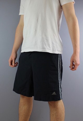 VINTAGE ADIDAS SHORTS IN NAVY WITH POCKETS, PRINTED LOGO AND