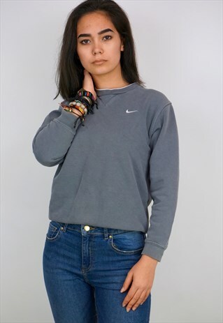VINTAGE 90'S NIKE CROPPED SWEATSHIRT