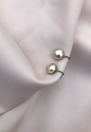 VINTAGE 50S FAUX PEARL SILVER TONE METAL SCREW BACK EARRINGS