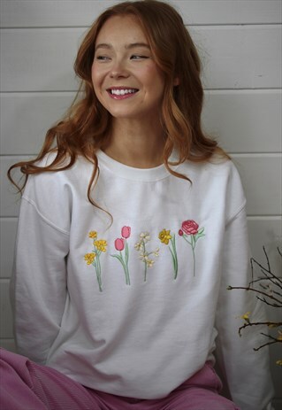 THE ULTIMATE SPRING FLORAL SWEATER - WHITE