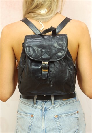 1990S VINTAGE JET BLACK REAL LEATHER BACKPACK