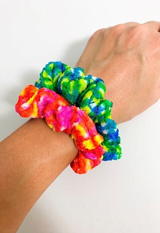 CRINKLE CHECK SCRUNCHIE