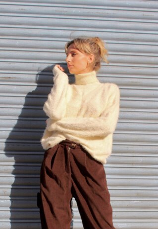 JUMPER IN BEIGE WITH DETACHABLE TURTLE NECK