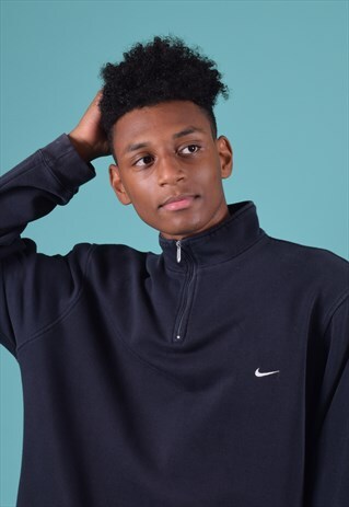 VINTAGE NIKE BLACK 1/4 ZIPPED SWEATSHIRT