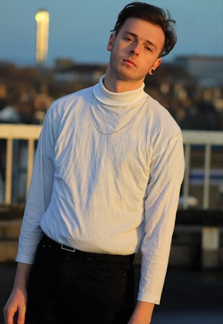 VINTAGE // 80'S // TURTLENECK