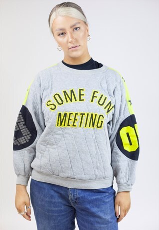 VINTAGE 90S GRAPHIC GREY QUILTED SWEATSHIRT