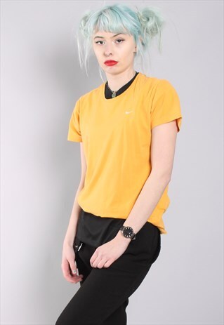 VINTAGE NIKE T-SHIRT
