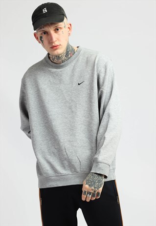 VINTAGE NIKE SWEATSHIRT