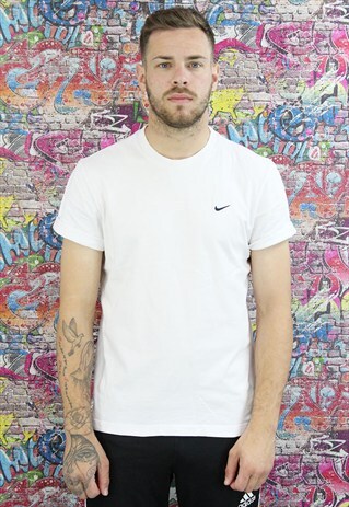 VINTAGE 90S NIKE T-SHIRT. UNISEX