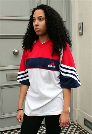 VINTAGE ADIDAS TSHIRT