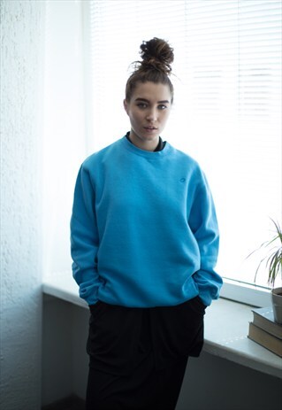 VINTAGE 90'S BRIGHT BLUE ROUND NECK JUMPER