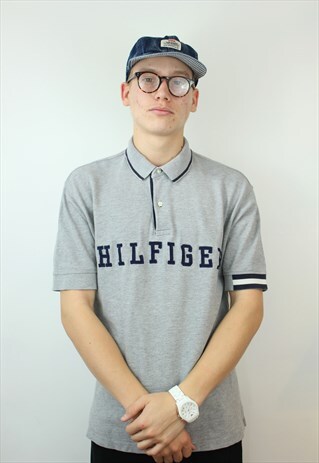 VINTAGE TOMMY HILFIGER SPELL-OUT POLO SHIRT, MEDIUM