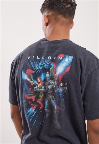 VINTAGE SUPERHERO GRAPHIC T-SHIRT