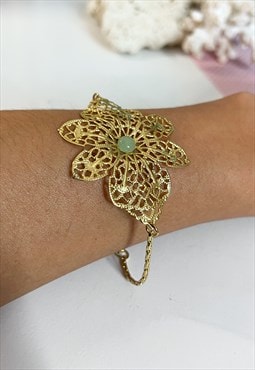 1980's Gold Filigree Flower Bracelet with Green Stone