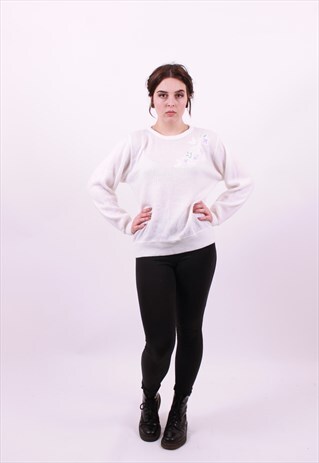 VINTAGE 80'S WHITE SNUGLY JUMPER SIZE SMALL EMBOSSED FLOWER