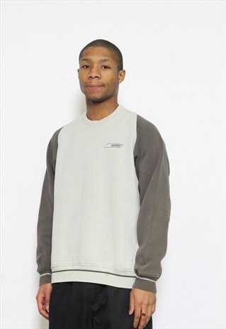 VINTAGE ADIDAS SWEATSHIRT