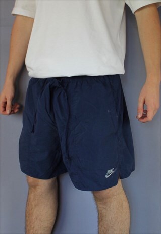 VINTAGE NIKE SHORTS IN NAVY WITH POCKETS, EMBROIDERED LOGO A