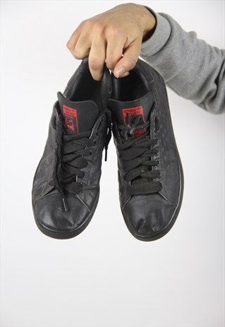 VINTAGE ADIDAS BLACK LEATHER PRINT TRAINERS