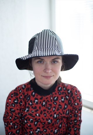 VINTAGE 70'S BLACK/WHITE STRIPED HAT