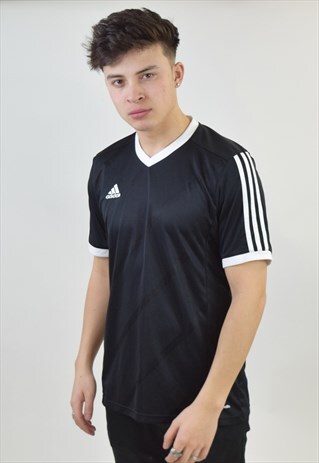 90S ADIDAS BLACK WHITE SPORTS T SHIRT
