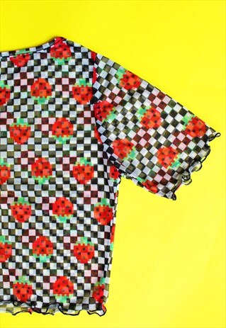 PIXEL STRAWB CHECKERBOARD MESH CROP TOP