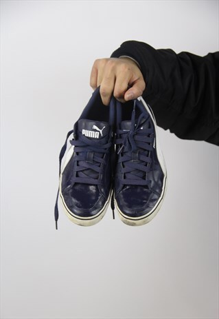 VINTAGE PUMA NAVY TRAINERS