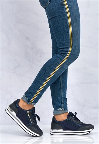 LACE UP ZIP DETAIL TRAINER IN NAVY