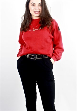 90'S RETRO RED SPELL-OUT SWEATSHIRT