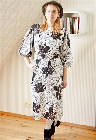 WHITE BLACK FLOWERS SHOULDER PAD DRESS
