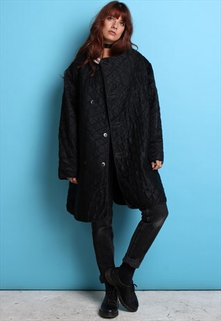 QUILTED BLACK MID LENGTH SWISS LINER