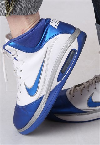 NIKE ELITE HI TOPS TRAINERS UK 10. US 11, 2011 (B2C) RARE
